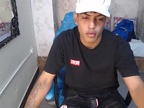 Snapshot of Luka_Moretti chatting on 12.05.25 Luka Moretti online show from 12.05.25