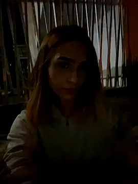 Snapshot of dania_val chatting on 11.30.25 dania val online show from 11.30.25