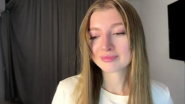 Snapshot of Michell_Rosse chatting on 11.30.25 Michell Rosse online show from 11.30.25