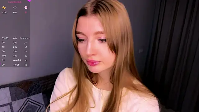 Snapshot of Michell_Rosse chatting on 12.04.25 Michell Rosse online show from 12.04.25