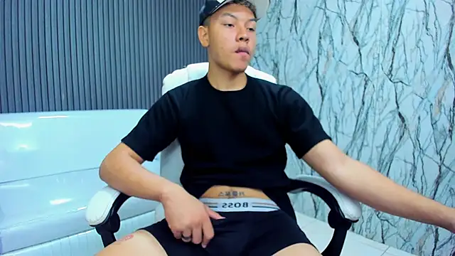 Snapshot of marcus_20 chatting on 12.02.25 marcus 20 online show from 12.02.25