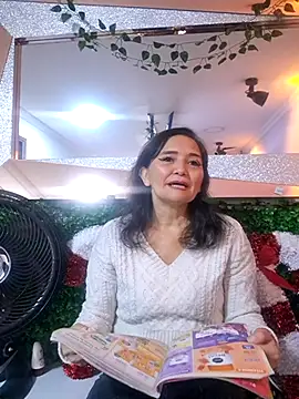 Snapshot of Alexa_Murphy_ chatting on 11.28.25 Alexa Murphy online show from 11.28.25