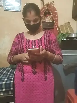 Snapshot of Pooja_bhabhi00 chatting on 11.28.25 Pooja bhabhi00 online show from 11.28.25