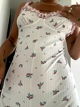 Snapshot of RedFox_Golden chatting on 12.03.25 RedFox Golden online show from 12.03.25