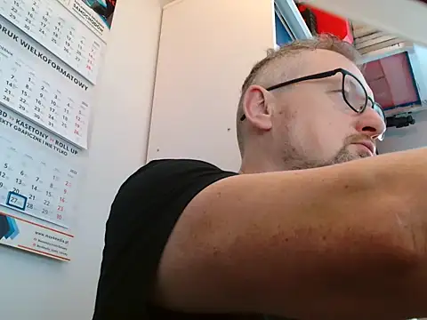 Snapshot of your_tipie chatting on 11.27.25 your tipie online show from 11.27.25