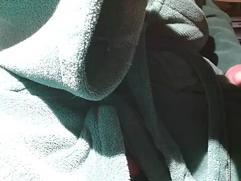 Snapshot of your_tipie chatting on 12.04.25 your tipie online show from 12.04.25