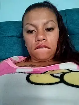 daphne-glow online show from 12.03.25