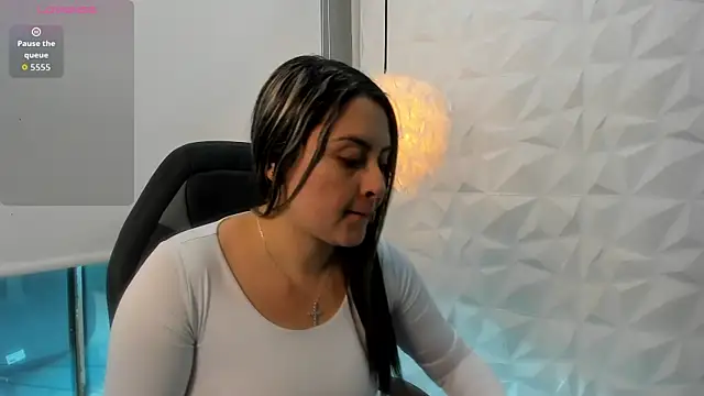 AuraDoll  online show from 12.04.25