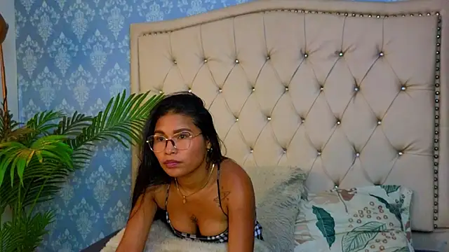 Miaa Collinss online show from 12.01.25