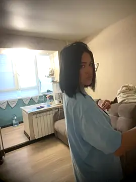 Suzanna25 online show from 11.27.25