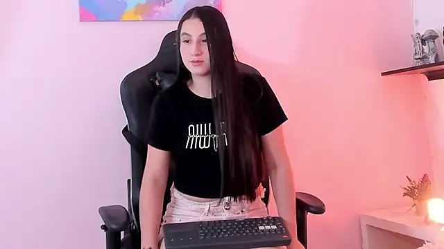 Snapshot of VictoriiaRose chatting on 12.03.25 VictoriiaRose online show from 12.03.25