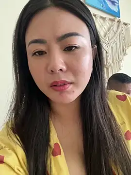 qiqi2000 online show from 12.03.25