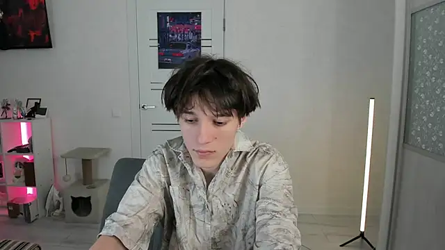 Mickleloveu online show from 12.03.25