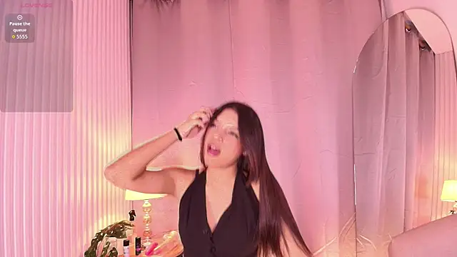 serena woodsen  online show from 11.30.25