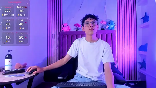 Snapshot of SthepanodiMonaco chatting on 12.04.25 SthepanodiMonaco online show from 12.04.25