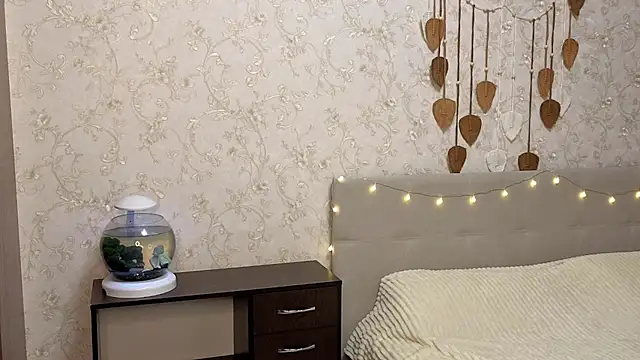 Snapshot of NaomiSwetheart chatting on 12.05.25 NaomiSwetheart online show from 12.05.25