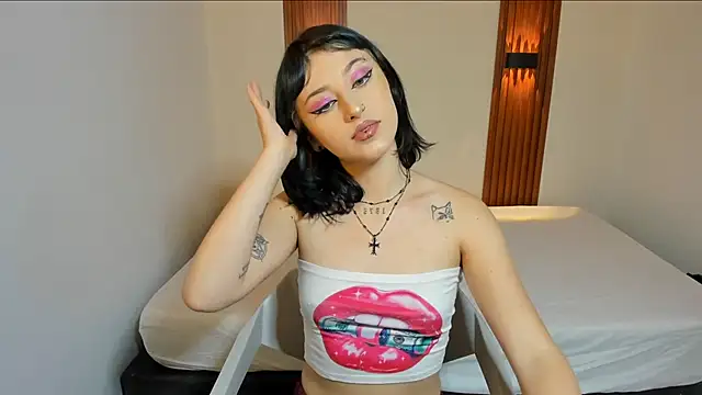 OliviaWolf3 online show from 12.04.25