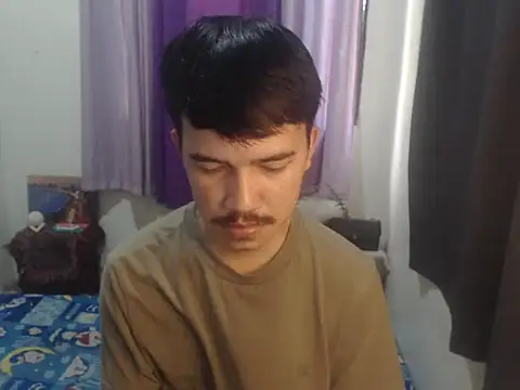 Snapshot of zeus_asian69 chatting on 11.29.25 zeus asian69 online show from 11.29.25