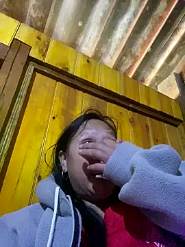 Snapshot of LeoPet2x chatting on 11.30.25 LeoPet2x online show from 11.30.25