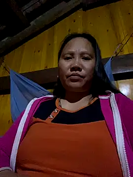 Snapshot of LeoPet2x chatting on 12.02.25 LeoPet2x online show from 12.02.25