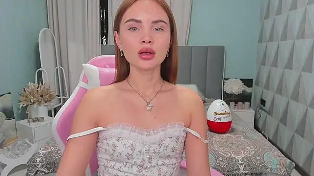 Snapshot of Anna_Dreamer chatting on 12.04.25 Anna Dreamer online show from 12.04.25