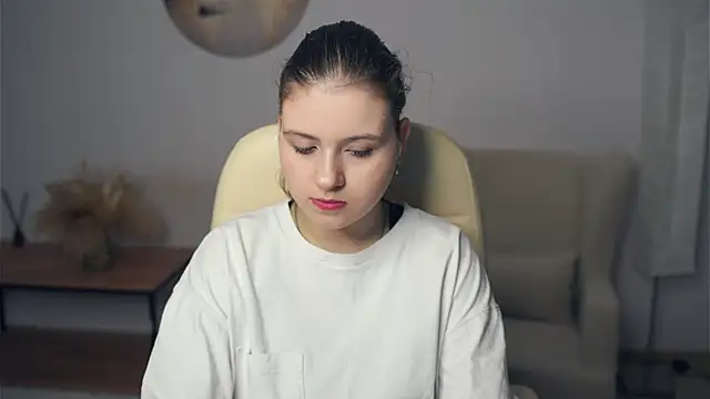 NovellaArjune online show from 12.03.25