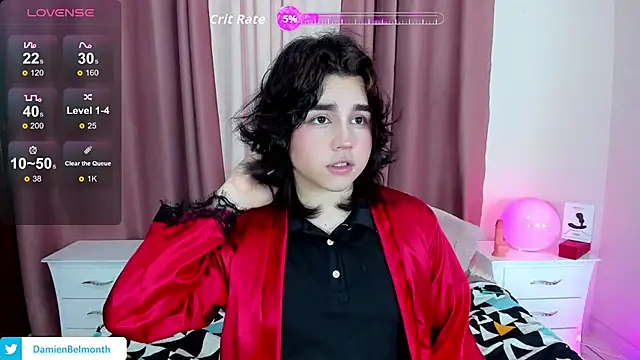 Snapshot of daniellesins2 chatting on 12.03.25 daniellesins2 online show from 12.03.25