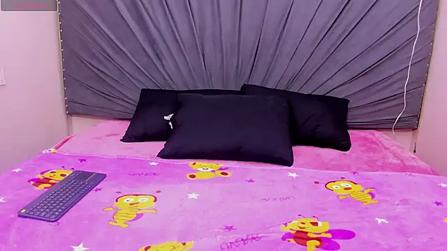 Snapshot of Saray_AssMessy chatting on 12.03.25 Saray AssMessy online show from 12.03.25