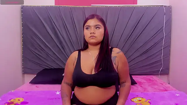 Snapshot of Saray_AssMessy chatting on 12.04.25 Saray AssMessy online show from 12.04.25