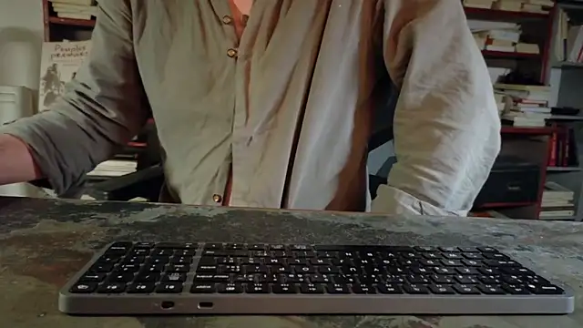 Snapshot of diogene11 chatting on 12.02.25 diogene11 online show from 12.02.25