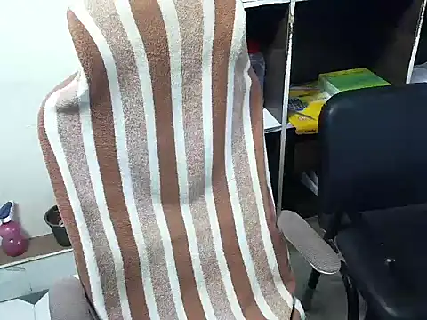 Snapshot of TwinklyBasket897 chatting on 12.03.25 TwinklyBasket897 online show from 12.03.25