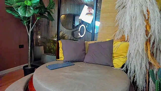 Snapshot of isaac_grimm chatting on 12.01.25 isaac grimm online show from 12.01.25