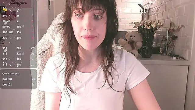Snapshot of MePretty chatting on 12.15.24 MePretty online show from 12.15.24