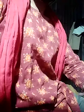 Snapshot of qeen3321 chatting on 12.03.25 qeen3321 online show from 12.03.25