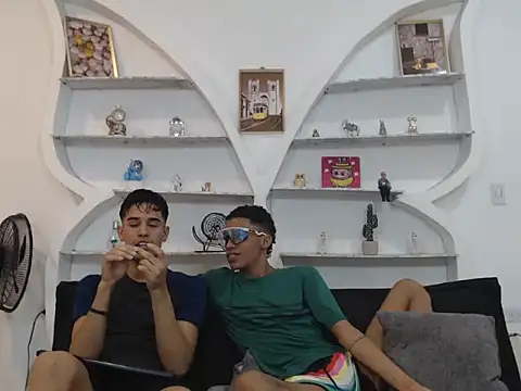 Snapshot of BIG_COCKS chatting on 12.04.25 BIG COCKS online show from 12.04.25