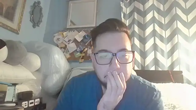 Snapshot of iamisaac chatting on 11.30.25 iamisaac online show from 11.30.25