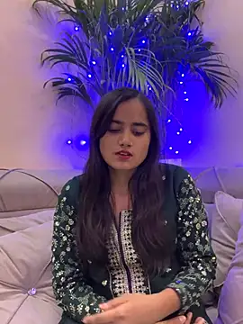 Snapshot of cute-kh chatting on 12.01.25 cute-kh online show from 12.01.25