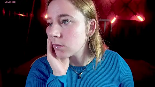 KailaVoss online show from 12.04.25