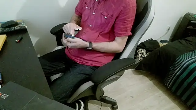 Snapshot of TBM9221a chatting on 12.01.25 TBM9221a online show from 12.01.25