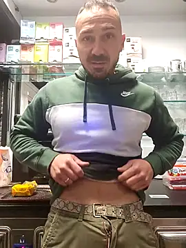 Snapshot of kunzpl chatting on 12.01.25 kunzpl online show from 12.01.25