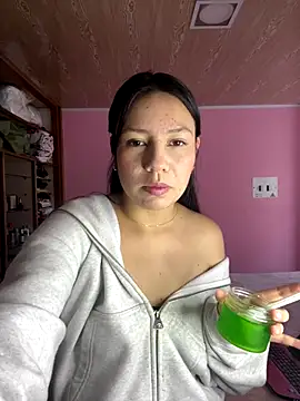 Snapshot of Miablush09 chatting on 12.04.25 Miablush09 online show from 12.04.25