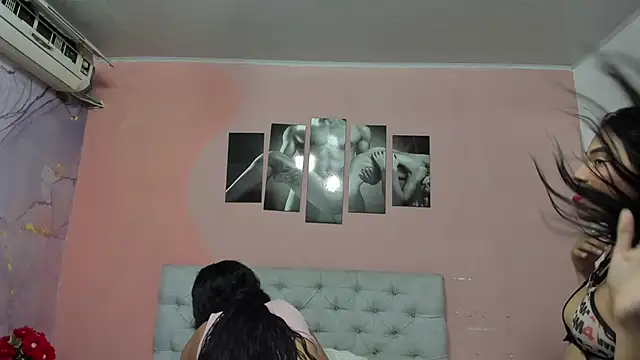 Snapshot of SofyLuitt chatting on 12.01.25 SofyLuitt online show from 12.01.25