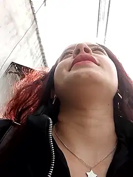 Snapshot of chatting on 12.04.25 online show from 12.04.25