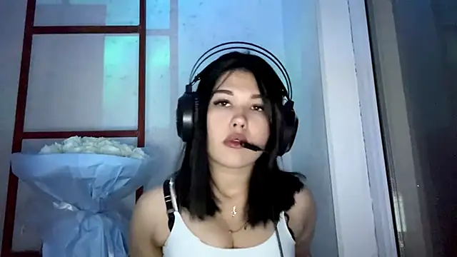 Lolamein online show from 12.02.25