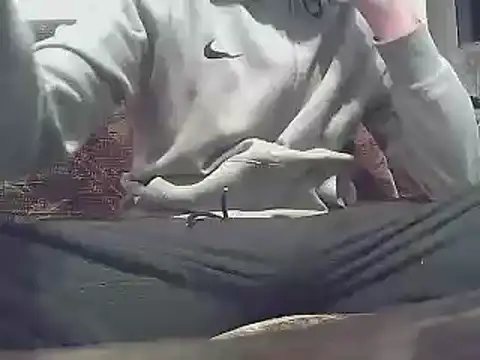 Snapshot of SweetCock40 chatting on 12.04.25 SweetCock40 online show from 12.04.25