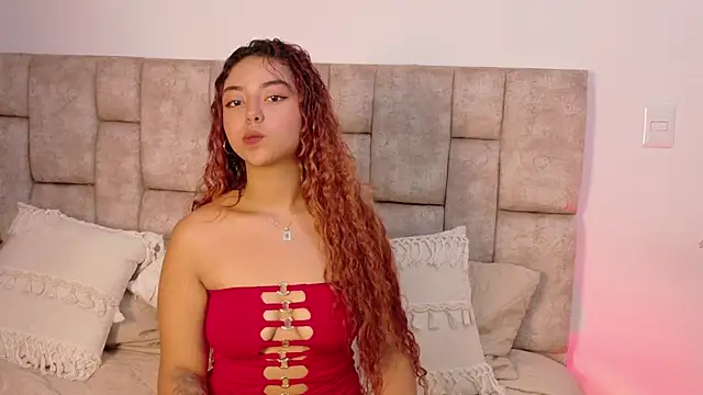 Snapshot of PersefoneLuxe chatting on 12.05.25 PersefoneLuxe online show from 12.05.25