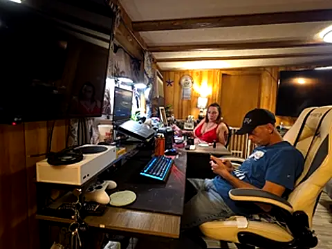 Snapshot of JavaAndBustyDiamond chatting on 12.05.25 JavaAndBustyDiamond online show from 12.05.25