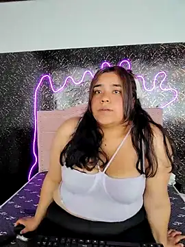 Snapshot of Evasex- chatting on 12.04.25 Evasex- online show from 12.04.25