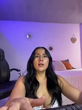 Snapshot of thaily_22 chatting on 12.04.25 thaily 22 online show from 12.04.25