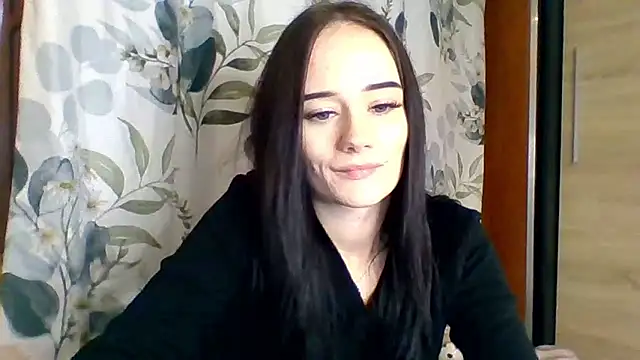 Snapshot of NinaTease chatting on 12.04.25 NinaTease online show from 12.04.25